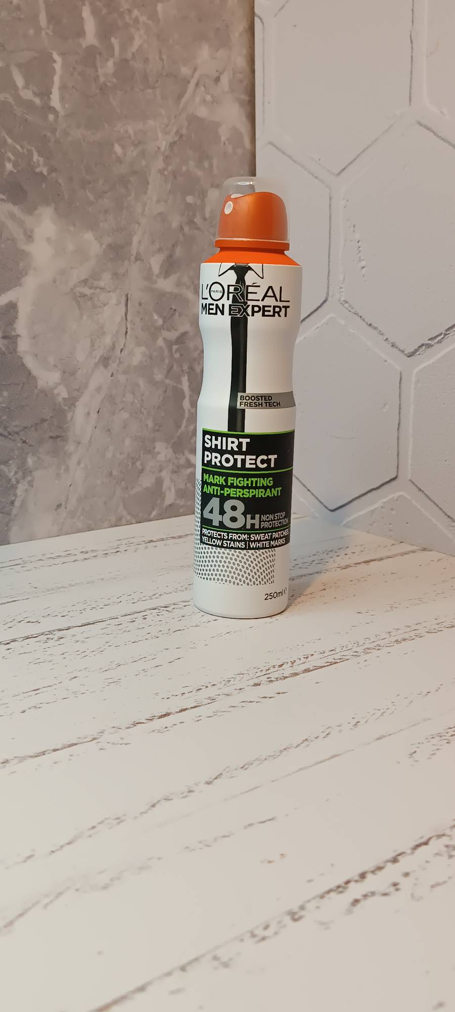 9a9e9f29-8d82-4b94-8f6d-70e2bec87b59.jpg اسپری دئودورانت لورآل من اکسپرت مدل Magnesium Defence حجم ۱۵۰ میلیلیتر - تصویر 1